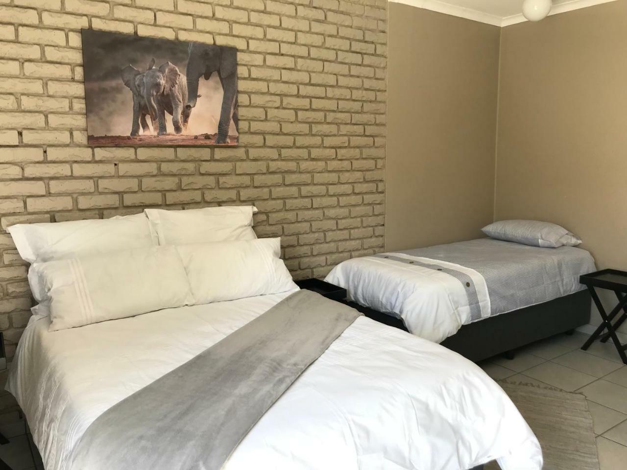 4 On Sirius Polokwane Exterior foto